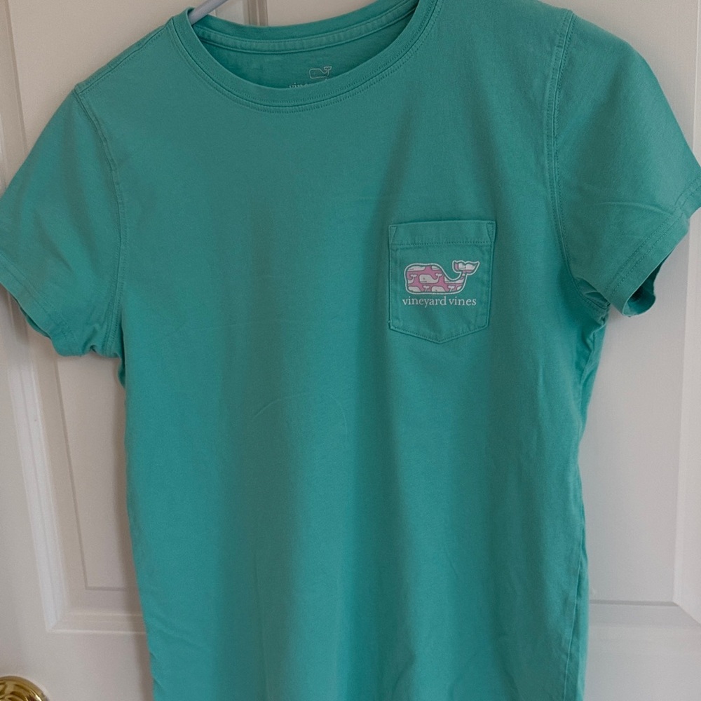 Vineyard Vines girls aqua blue size sm short sleeve tee.